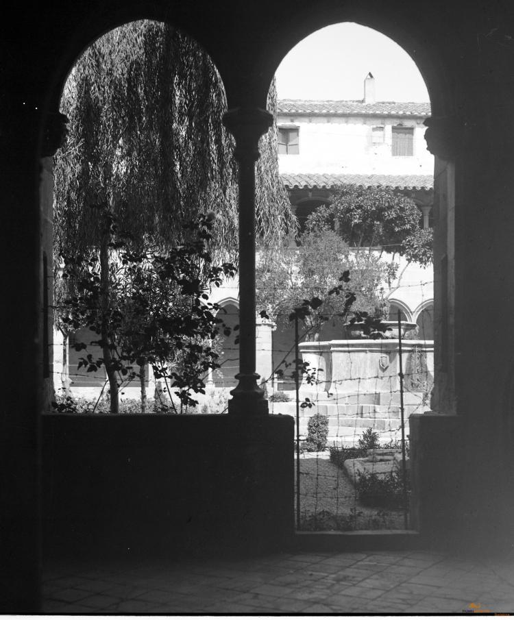 Sant Jeroni de la Murtra. Detall del claustre