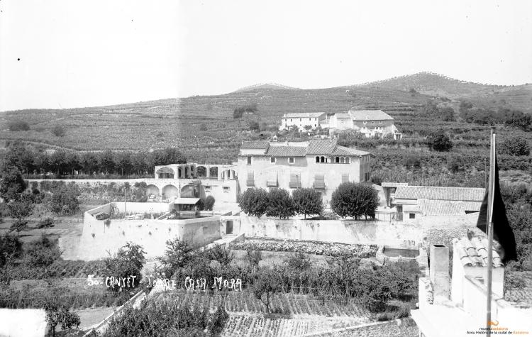 Can Mora. Vista general