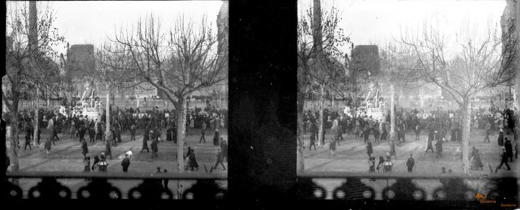Passeig Lluís Companys a Barcelona. Carnaval?