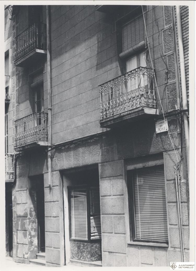 Façana del carrer del Pont