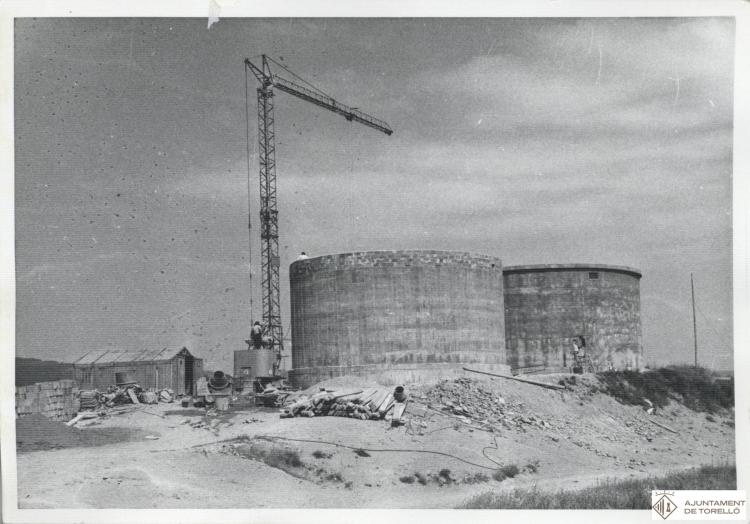 Obres de renovació de la xarxa d'abastament d'aigua. Construcció dels dipòsits d'aigua del Puig 