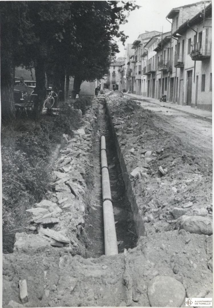 Obres de renovació de la xarxa d'abastament d'aigua al carrer Sant Antoni