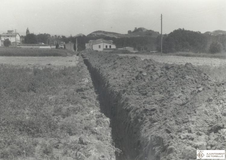 Obres de renovació de la xarxa d'abastament d'aigua al carrer del Ter
