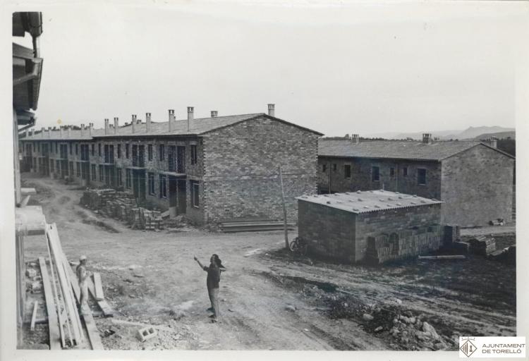 Construcció dels habitatges de la "Cooperativa de Vivendes Vall del Ges" al Barri de Montserrat