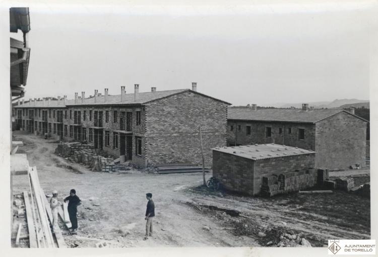 Construcció dels habitatges de la "Cooperativa de Vivendes Vall del Ges" al Barri de Montserrat