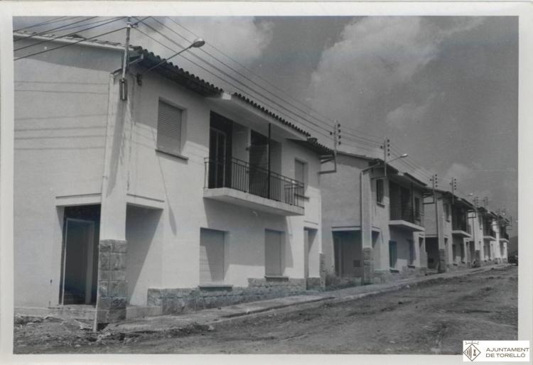 Construcció dels habitatges de la "Cooperativa de Vivendes Vall del Ges" al Barri de Montserrat