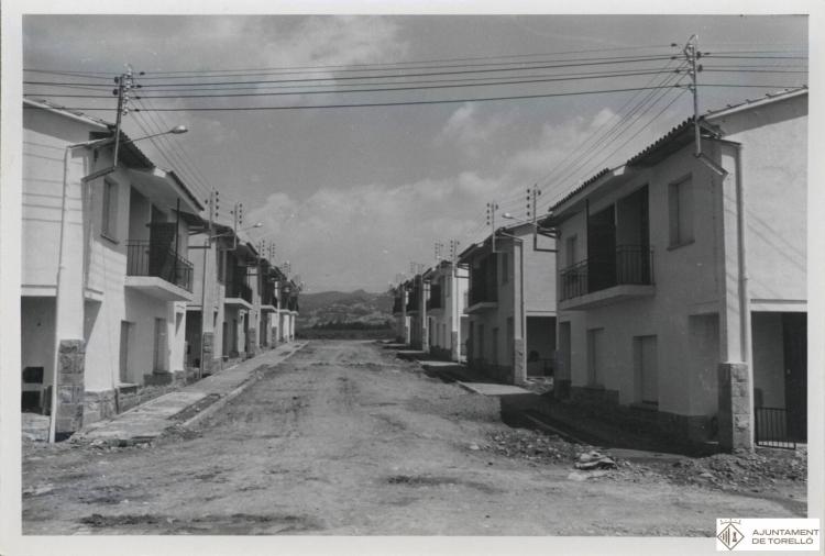 Construcció dels habitatges de la "Cooperativa de Vivendes Vall del Ges" al Barri de Montserrat