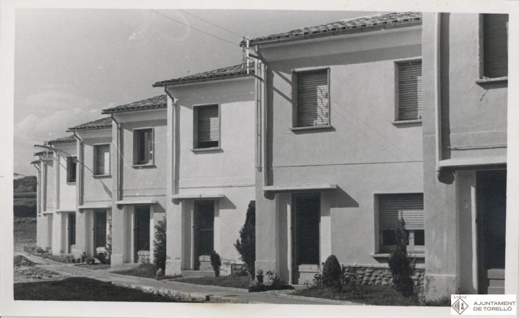 Construcció dels habitatges de la "Cooperativa de Vivendes Vall del Ges" al Barri de Montserrat