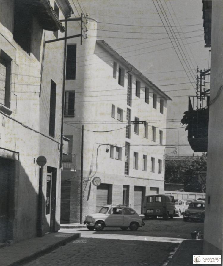 Carrer Capsavila a l'alçada dels quatre cantons