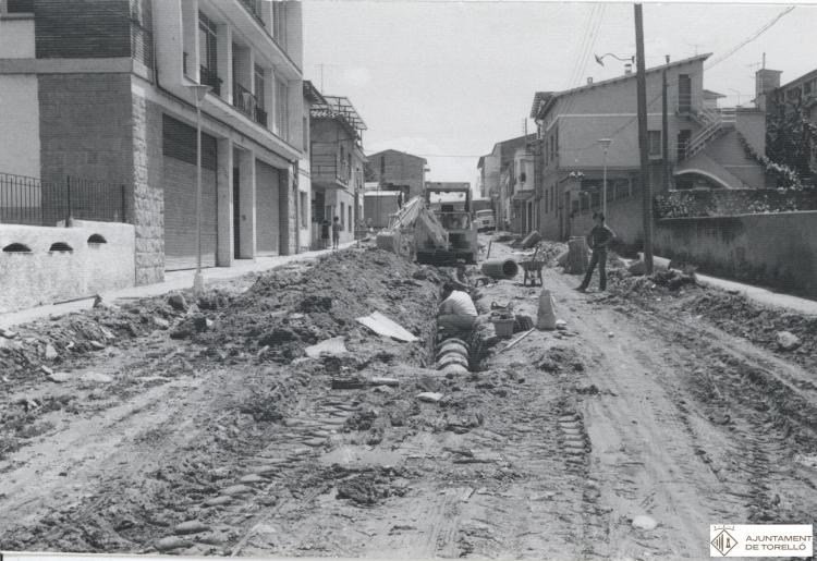 Obres de pavimentació del carrer Collsacabra