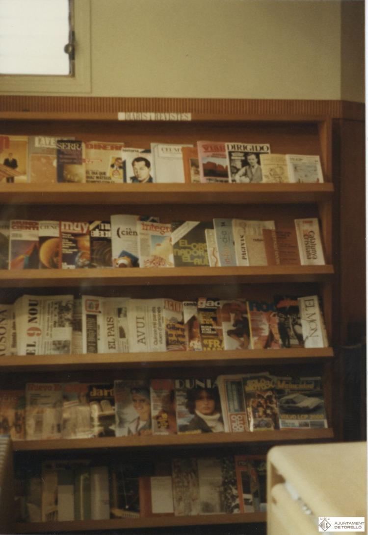 Biblioteca popular de La Caixa al Carrer Sant Miquel