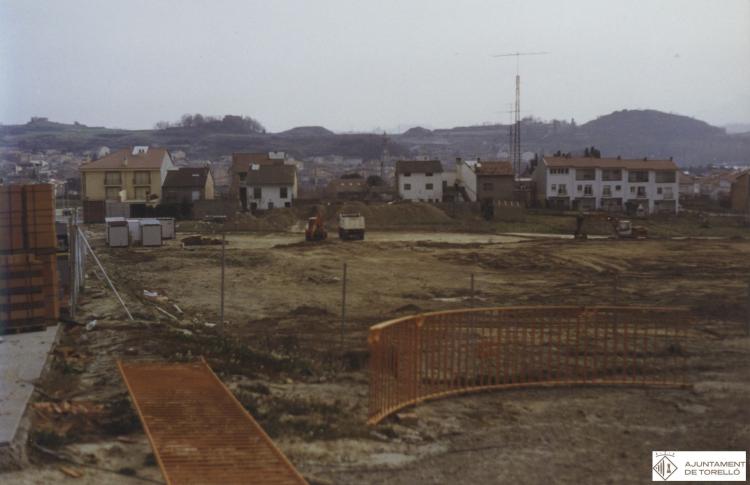 Obres de construcció de l'Institut Cirvianum al carrer Rosa Sensat