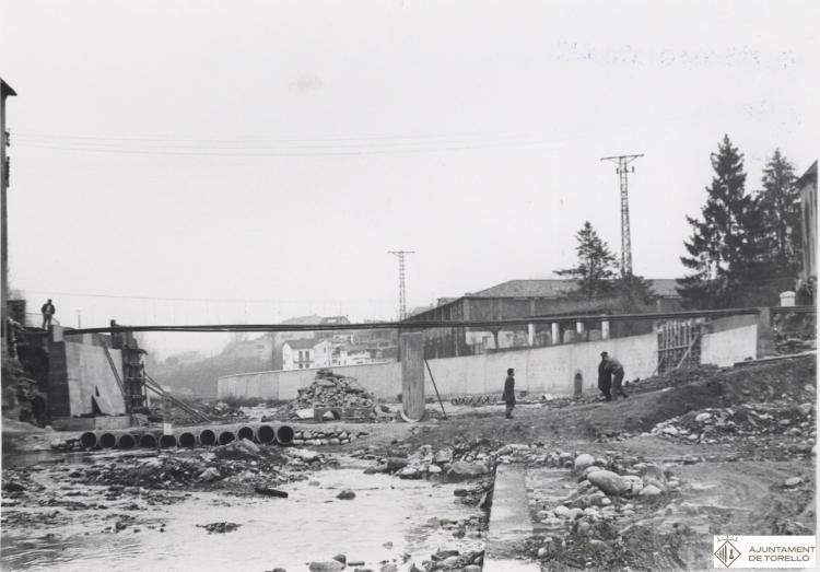 Construcció del Pont nou de Can Pujades
