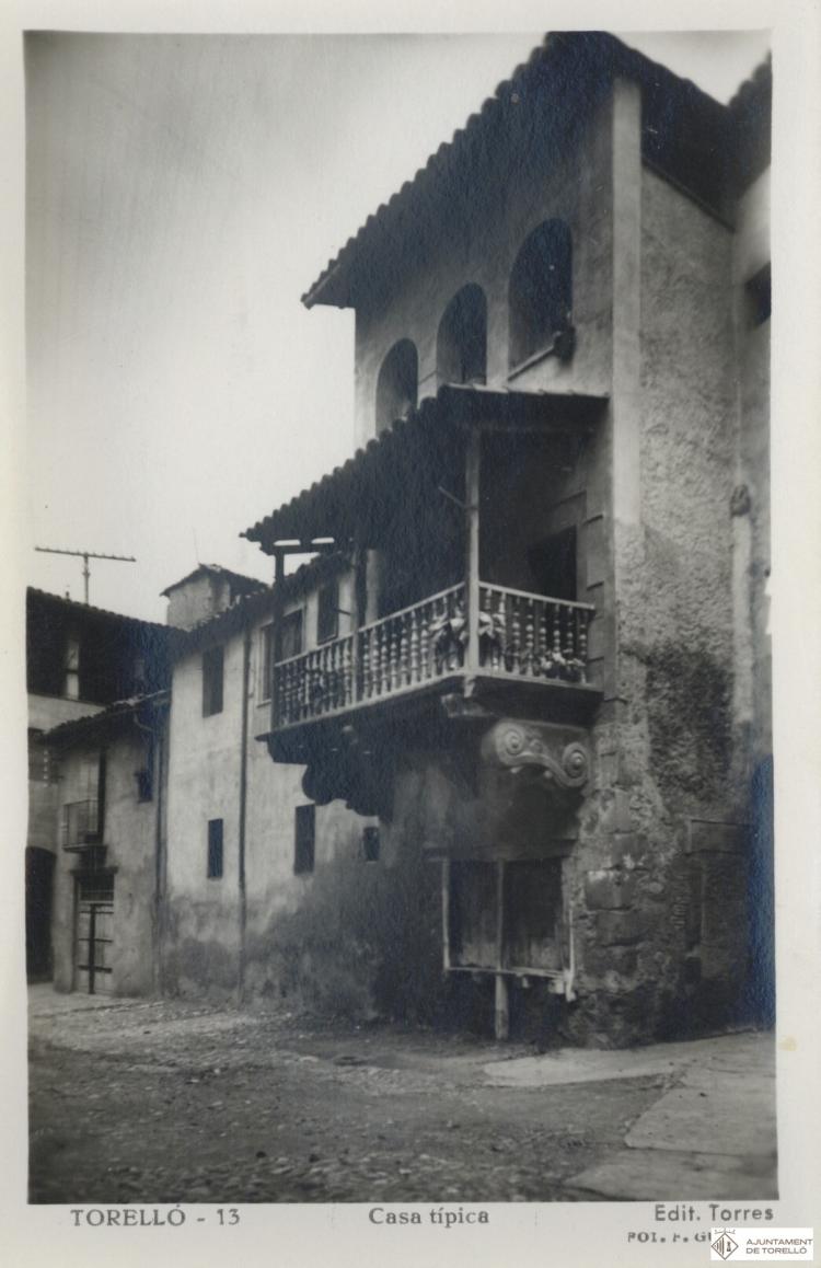 Casa Teixidó a la placeta Dr Fortià Solà