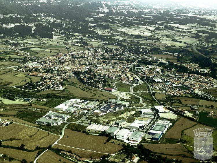 Vista aèria de Centelles, presa des del sud