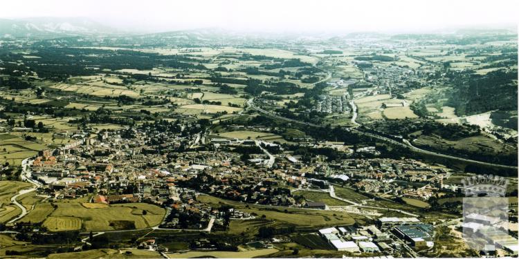 Vista aèria de Centelles, presa des del sud