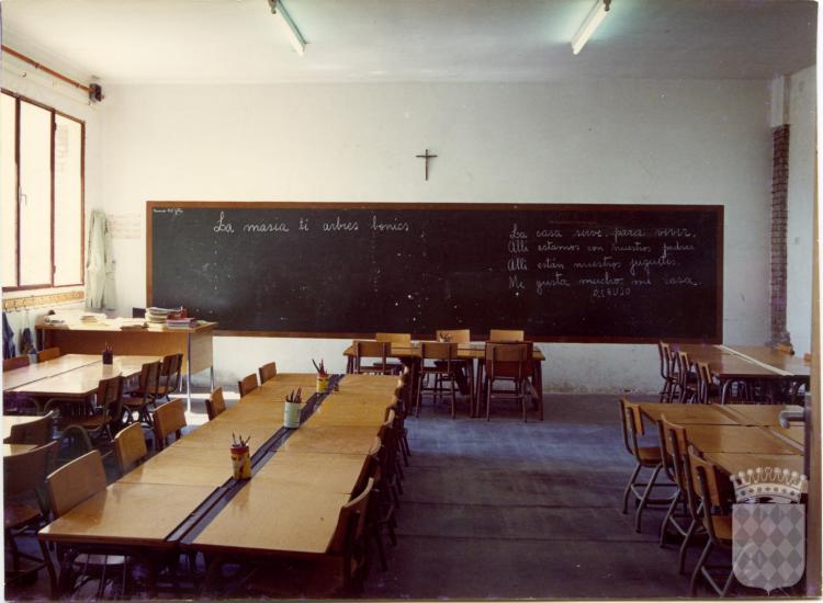 Nova aula a les escoles nacionals graduades, construïda el 1970