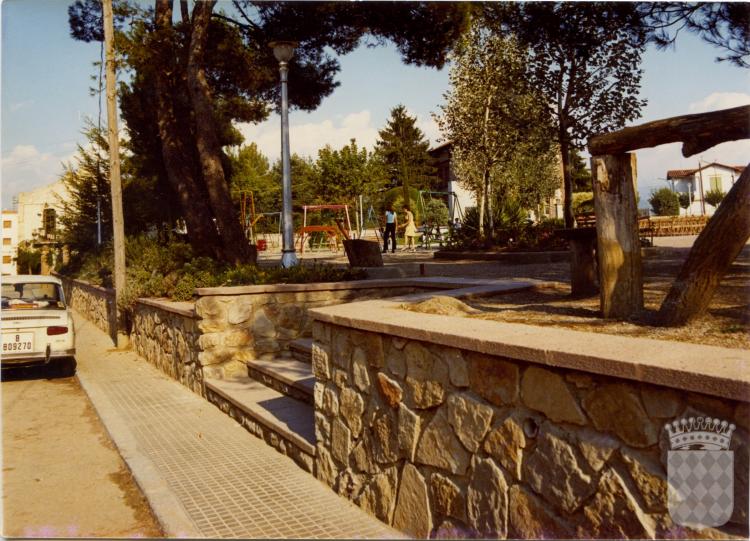 Escales de l'accés nord al parc del Pla del Mestre des de la plaça del Pla del Mestre