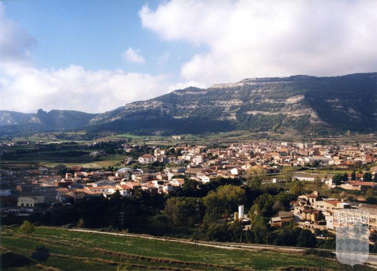 Vista general de Centelles, presa des del Pla de les Forques