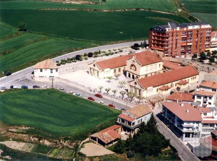 Vista aèria de l'Escola Ildefons Cerdà, edifici de baix