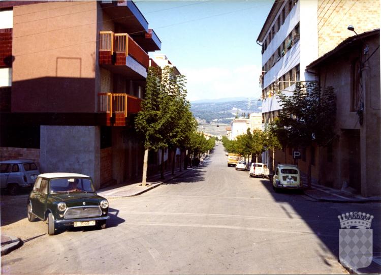 Cruïlla del carrer Sant Josep i la ronda Tàpies