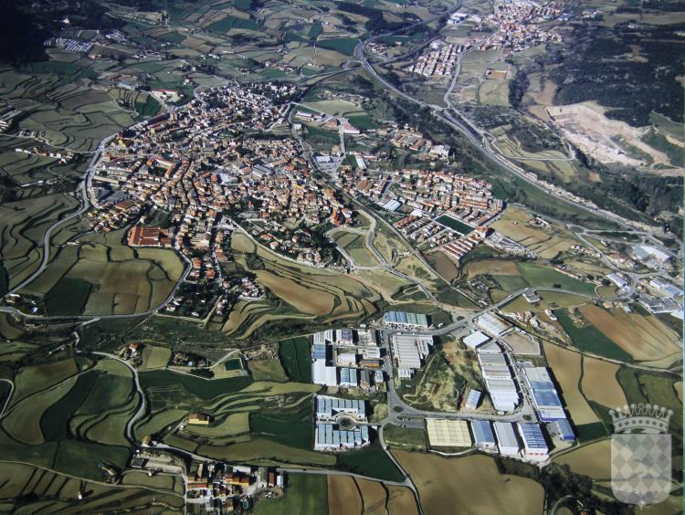 Vista aèria de Centelles, presa des del sud