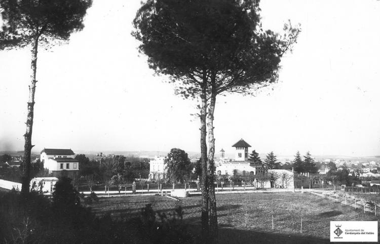 El Turonet. Els pinetons.Panoràmica.