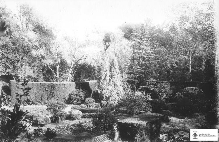 Can Catà. Jardins.