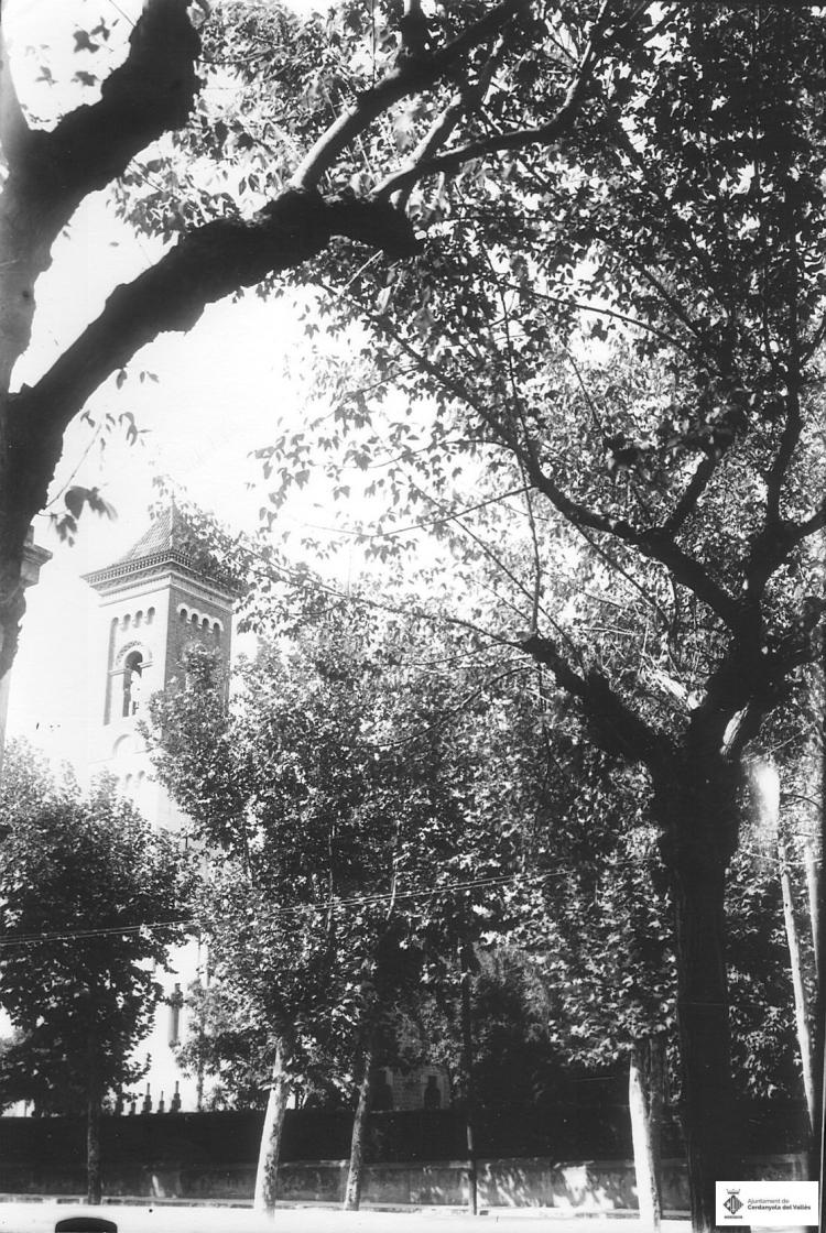 Església nova de Sant Martí. Tanca perimetral.