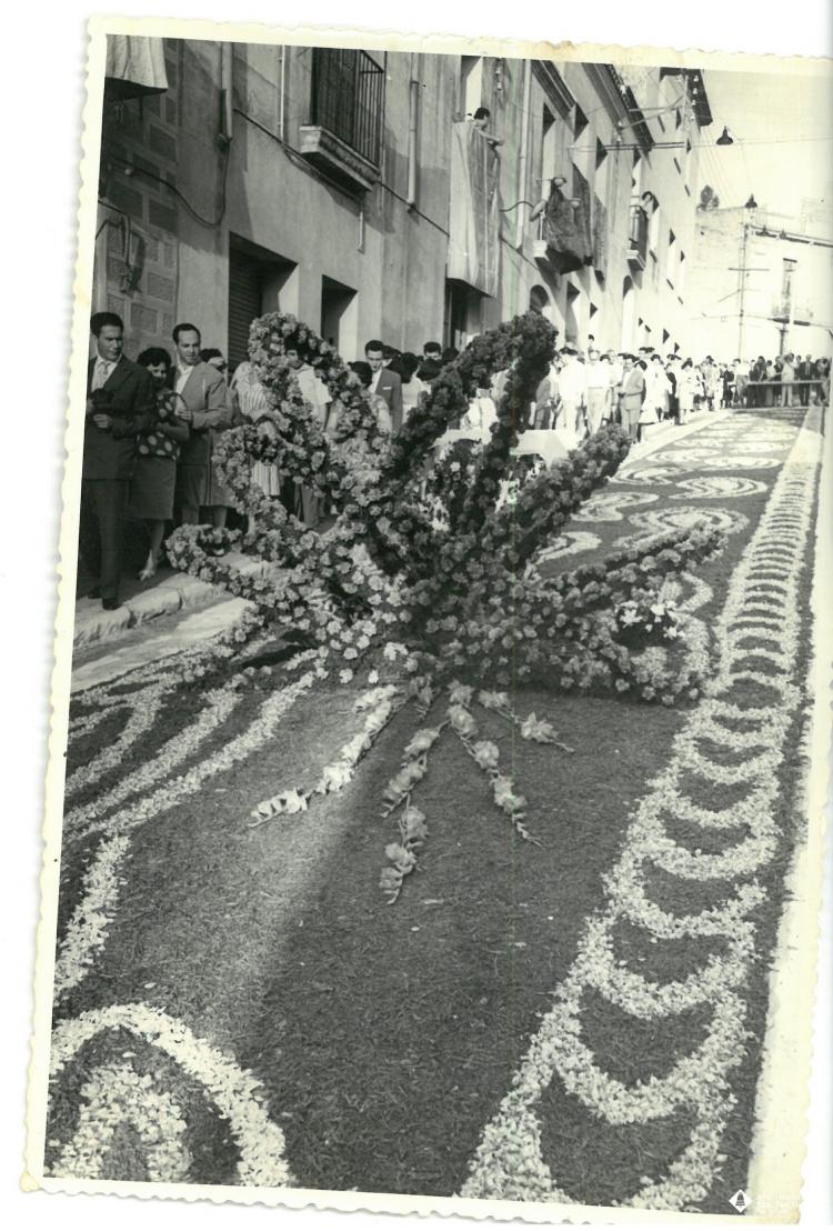 Catifes de flors. Altar serpentejat
