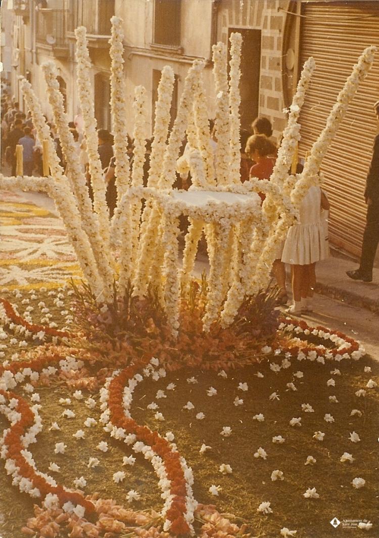 Catifes de flors. Altar tijes dretes