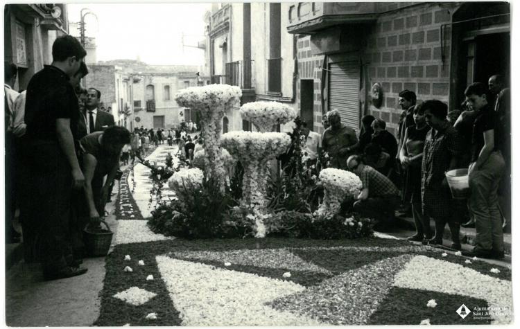 Catifes de flors. Altar bolets. Preparatius. 