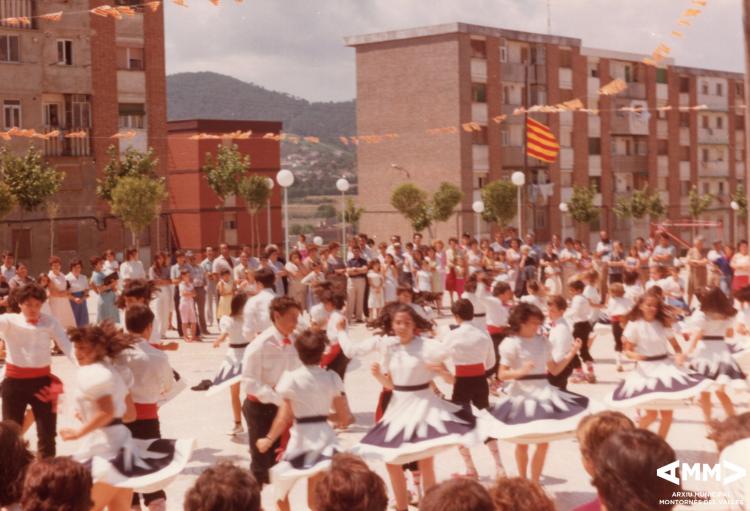 Ball de gitanes a les festes de Sant Joan de Montornès Nord