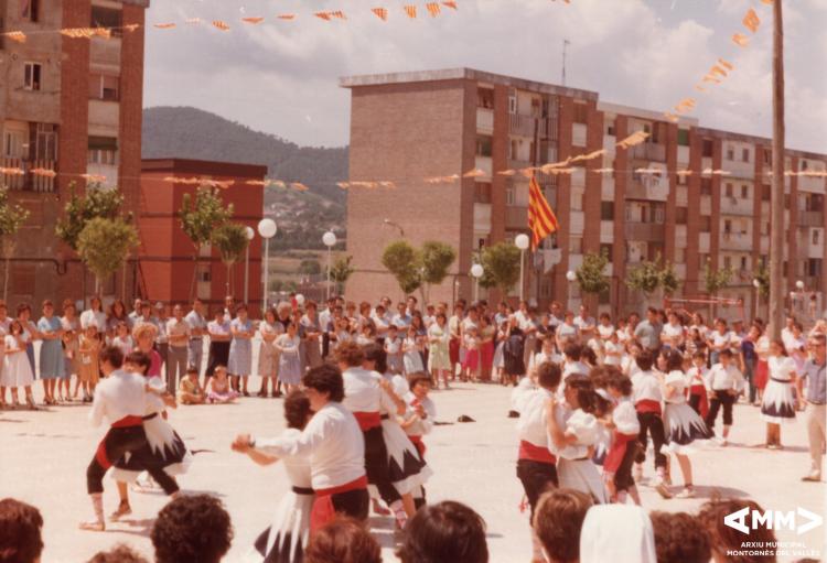 Ball de gitanes a les festes de Sant Joan de Montornès Nord