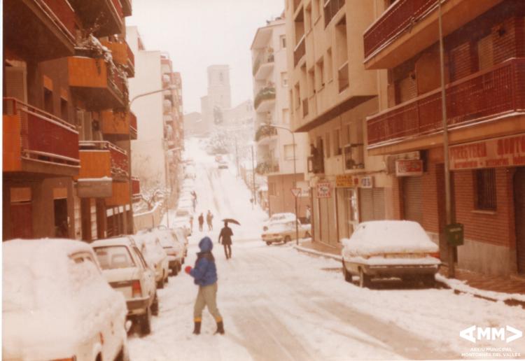 Carrer de Joan XXIII nevat