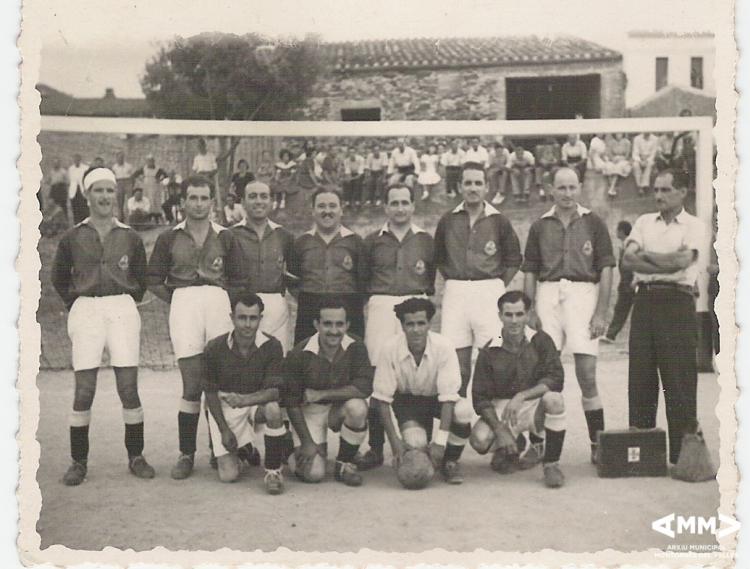 Equip de futbol de veterants de Montornès al camp antic