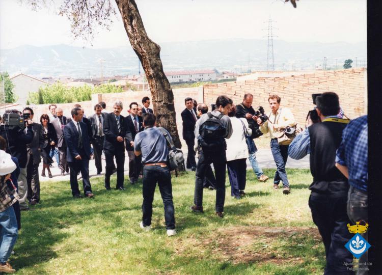 Acte d'agermanament amb la ciutat de Barcelona. Inauguració de l'Àlbula commemorativa del 150è aniversari de Jacint Verdaguer, de l'escultor Palazuelo. Pregó a càrrec de mossèn Ballarín