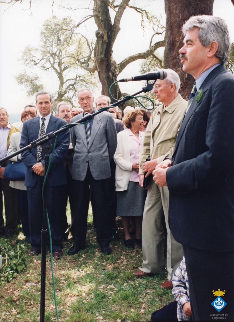 Acte d'agermanament amb la ciutat de Barcelona. Inauguració de l'Àlbula commemorativa del 150è aniversari de Jacint Verdaguer, de l'escultor Palazuelo. Pregó a càrrec de mossèn Ballarín