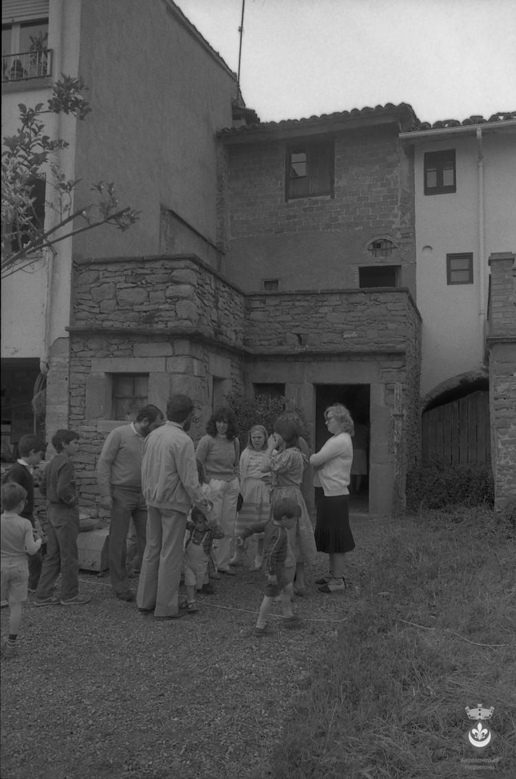 Mostra d'oficis al pati de la Casa Museu Verdaguer durant la Festa Verdaguer organitzat per Joventut Verdaguer