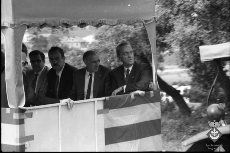 Inauguració dels monòlits de la ruta Verdaguer. Joaquim Xicoy i Bassegoda, president del Parlament de Catalunya, Miquel Masramon Tenas, alcalde de Folgueroles
