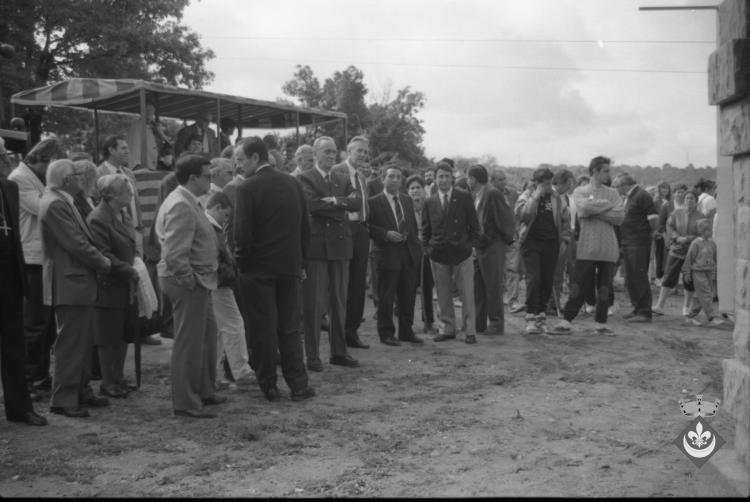 Inauguració dels monòlits de la ruta Verdaguer. Autoritats. Joaquim Xicoy i Bassegoda, president del Parlament de Catalunya, Rossend Viladecàs, alcalde de Tavèrnoles