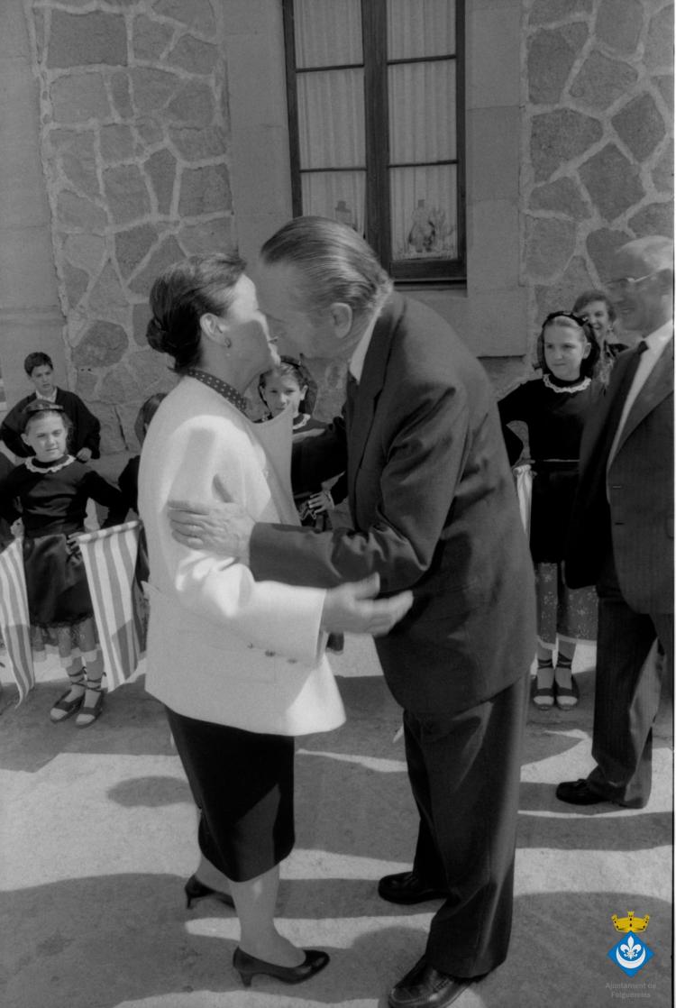Festa Verdaguer. Recepció d'autoritats. Marta Ferrussola, primera dama de Catalunya, i Joaquim Xicoy i Bassegoda, president del Parlament de Catalunya