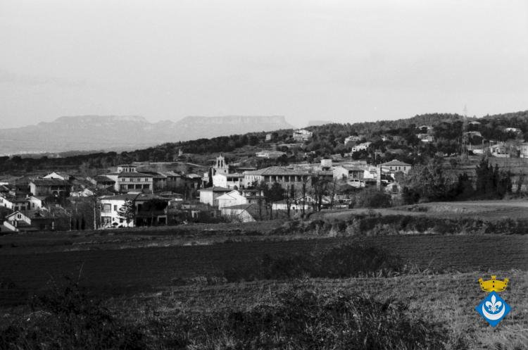 Perspectives de Folgueroles, el Collsacabra al fons