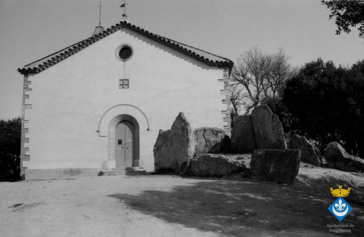 Indrets ruta Verdagueriana. Ermita i dòlmen de Sant Jordi de Puigseslloses