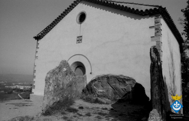 Indrets ruta Verdagueriana. Ermita i dòlmen de Sant Jordi de Puigseslloses