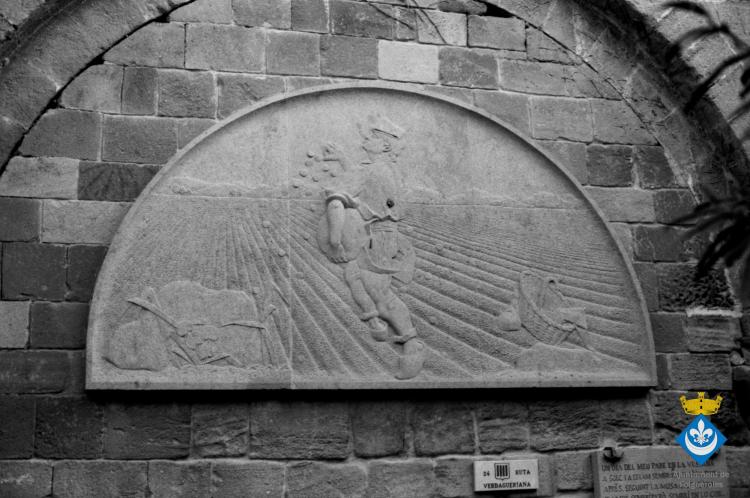Relleu del sembrador al racó de Mossèn Cinto