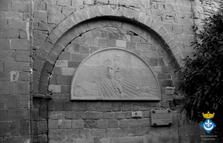 Relleu del sembrador al racó de Mossèn Cinto