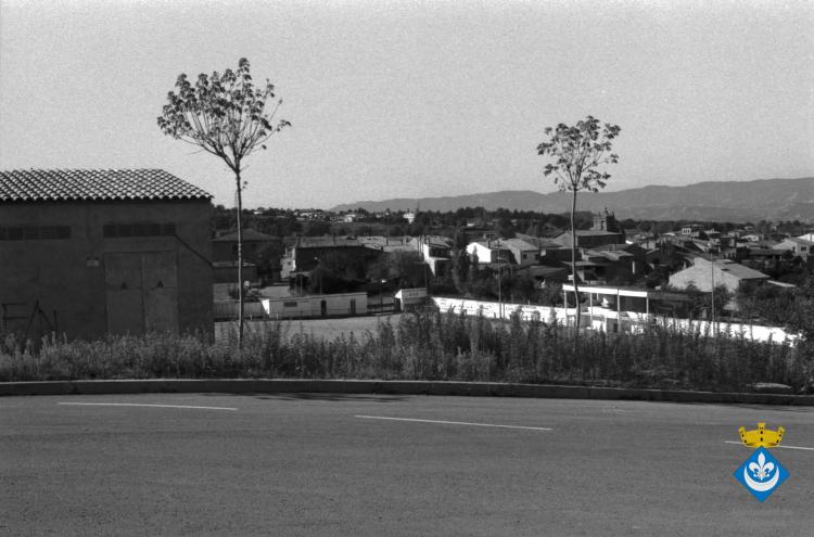 Panoràmica de Folgueroles. En primer terme el camp de futbol