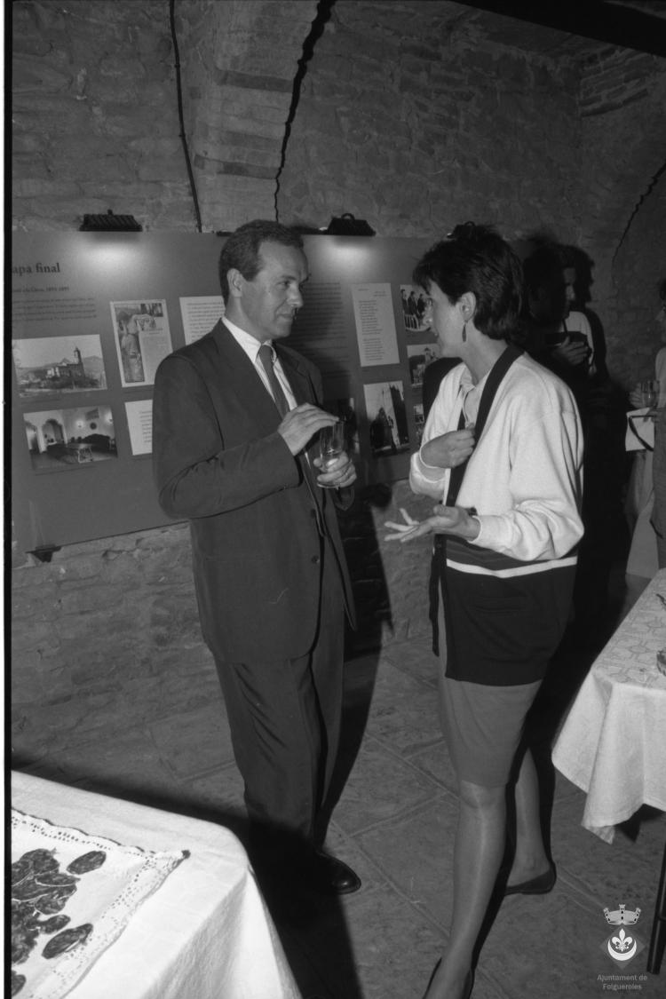 Assistents a l'acte d'inauguració de la nova museografia de la casa museu. Alcalde Gil Orriols, alcalde de Folgueroles
