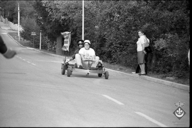 Baixada de carretons a la ronda de la Damunt durant els actes de Festa Major de Folgueroles